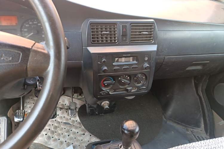 Used Wuling Rongguang 2011 1.2L Base Version Audio And AC Panel