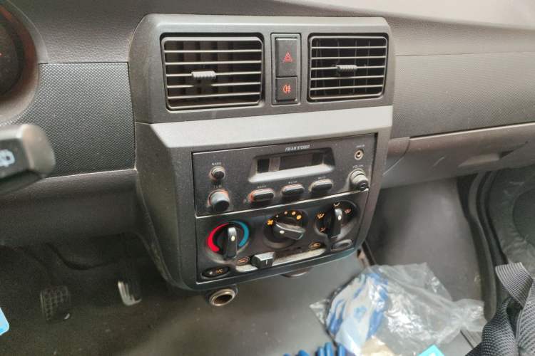 Used Wuling Rongguang 2011 1.2L Base Version Audio And AC Panel