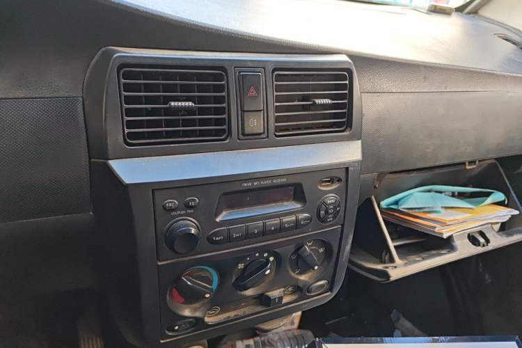 Used Wuling Rongguang 2011 1.5L Base Version Audio And AC Panel