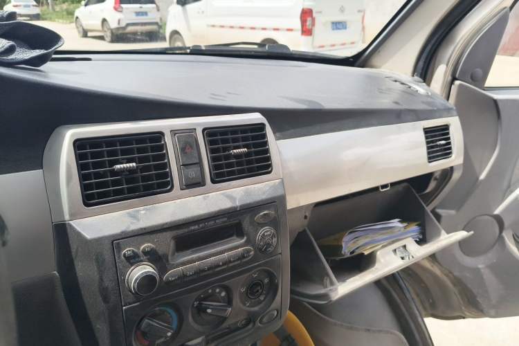 Used Wuling Rongguang 2011 1.2L Base Version Audio And AC Panel