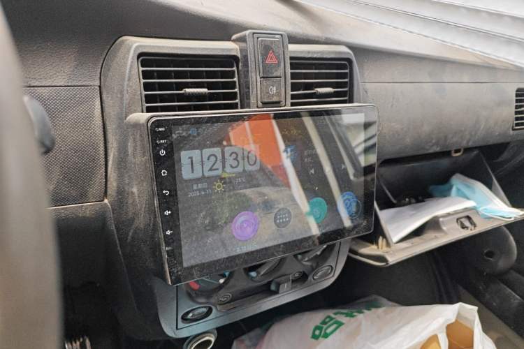 Used Wuling Rongguang 2011 1.2L Base Version Audio And AC Panel