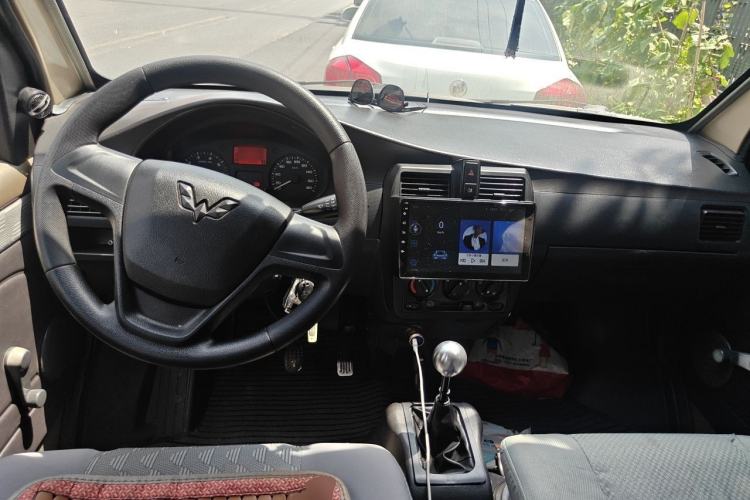 Used Wuling Rongguang 2011 1.2L Base Version Center Console