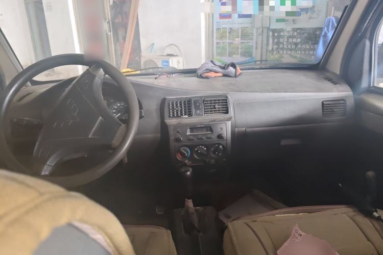 Used Wuling Rongguang 2011 1.2L Base Version Center Console
