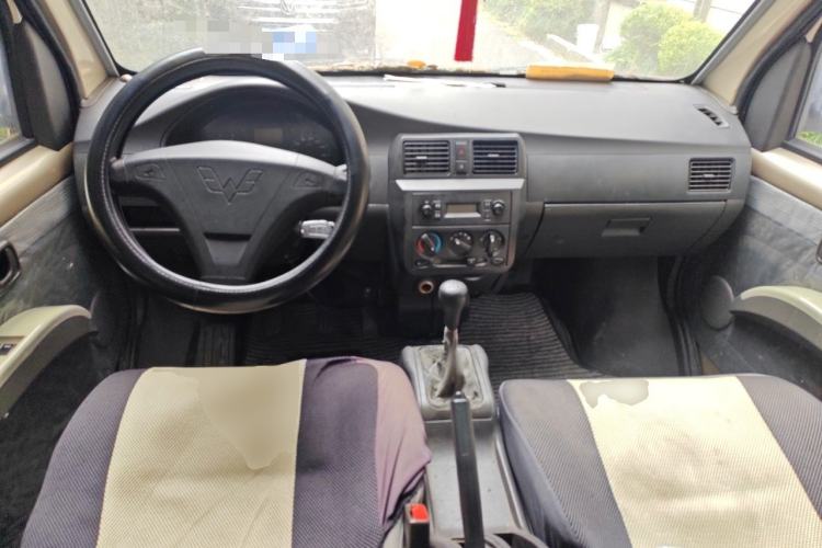 Used Wuling Rongguang 2011 1.2L Base Version Center Console