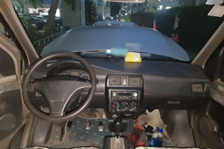 Used Wuling Rongguang 2011 1.2L Base Version Center Console