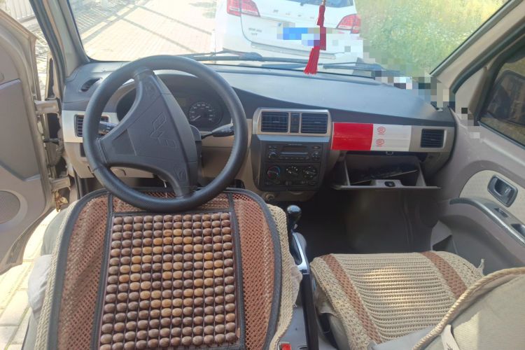 Used Wuling Rongguang 2011 1.2L Standard Version Center Console