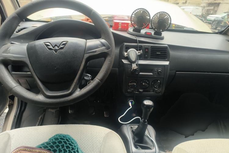 Used Wuling Rongguang 2011 1.2L Base Version Center Console