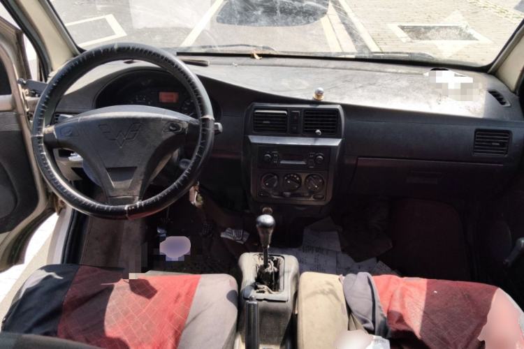 Used Wuling Rongguang 2011 1.2L Base Version Center Console