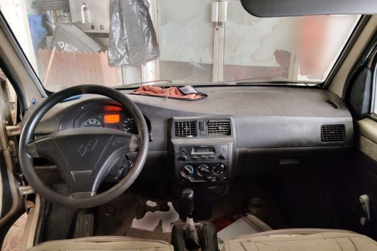 Used Wuling Rongguang 2011 1.2L Base Version Center Console