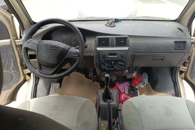 Used Wuling Rongguang 2011 1.2L Base Version Center Console