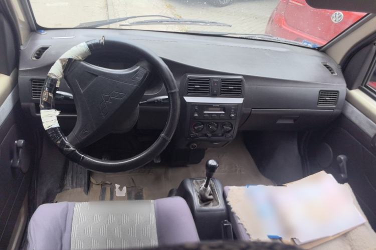 Used Wuling Rongguang 2011 1.2L Base Version Center Console