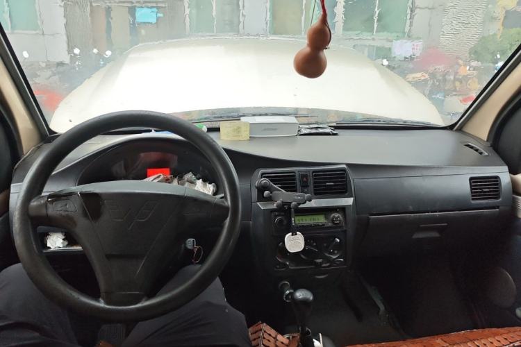 Used Wuling Rongguang 2011 1.2L Base Version Center Console