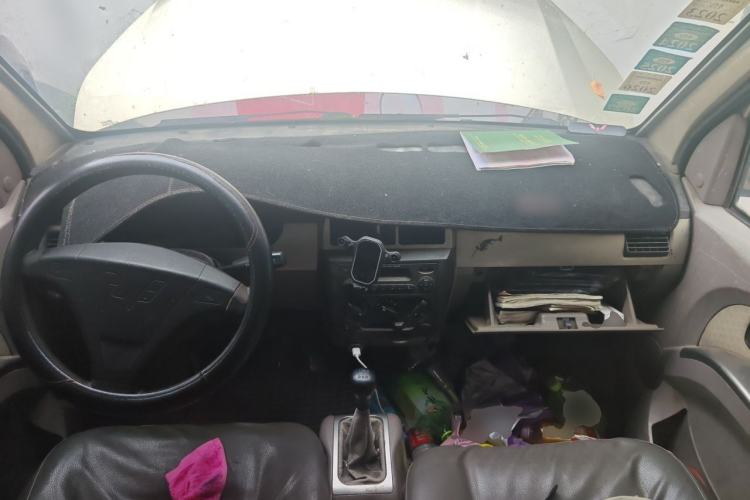 Used Wuling Rongguang 2011 1.2L Standard Version Center Console
