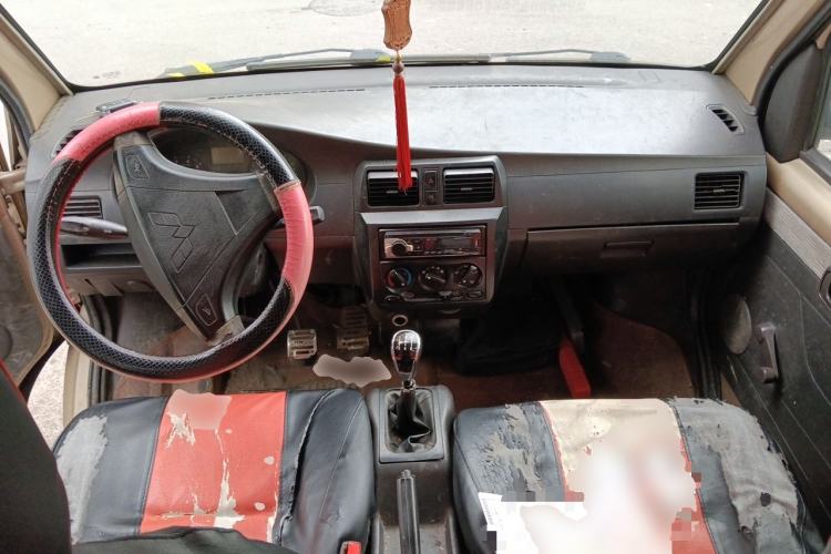 Used Wuling Rongguang 2011 1.2L Base Version Center Console