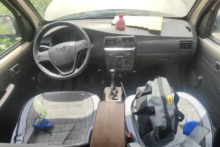 Used Wuling Rongguang 2011 1.2L Base Version Center Console