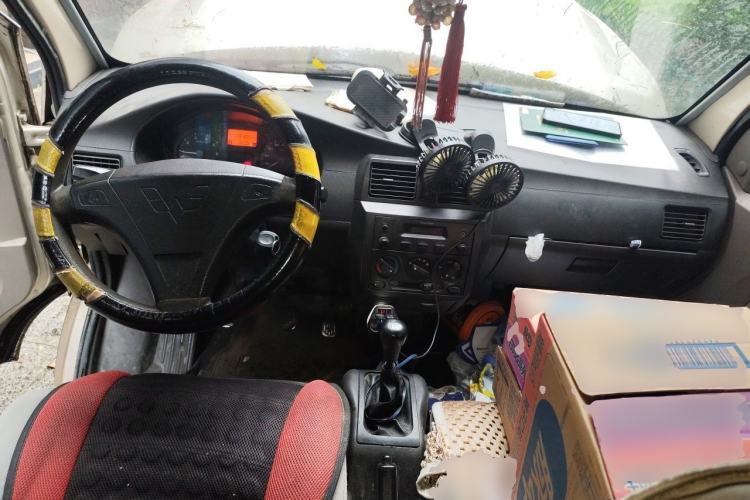 Used Wuling Rongguang 2011 1.2L Comfort Model Center Console