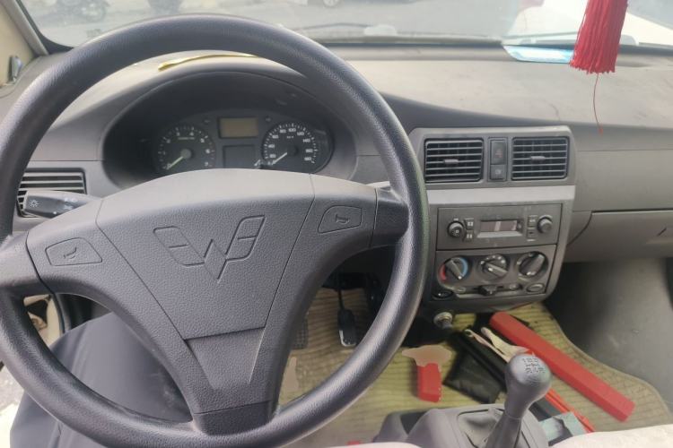 Used Wuling Rongguang 2011 1.2L Base Version Center Console