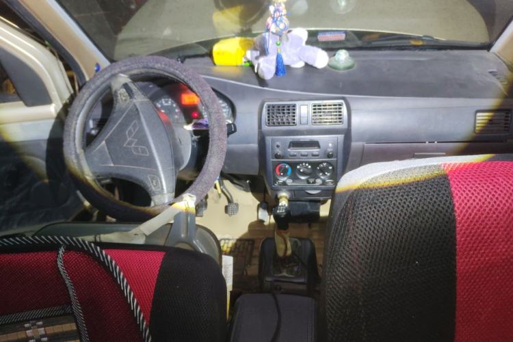Used Wuling Rongguang 2011 1.2L Base Version Center Console