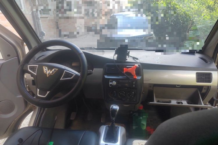 Used Wuling Rongguang 2011 1.2L Base Version Center Console