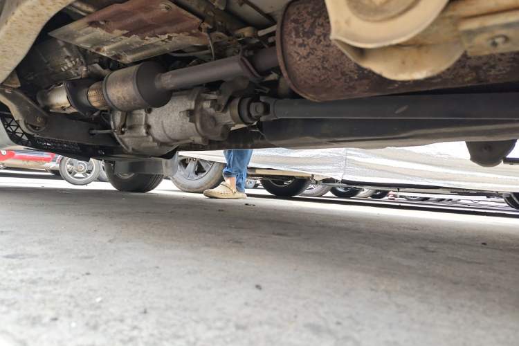 Used Wuling Rongguang 2011 1.2L Standard Version Chassis Rear Left