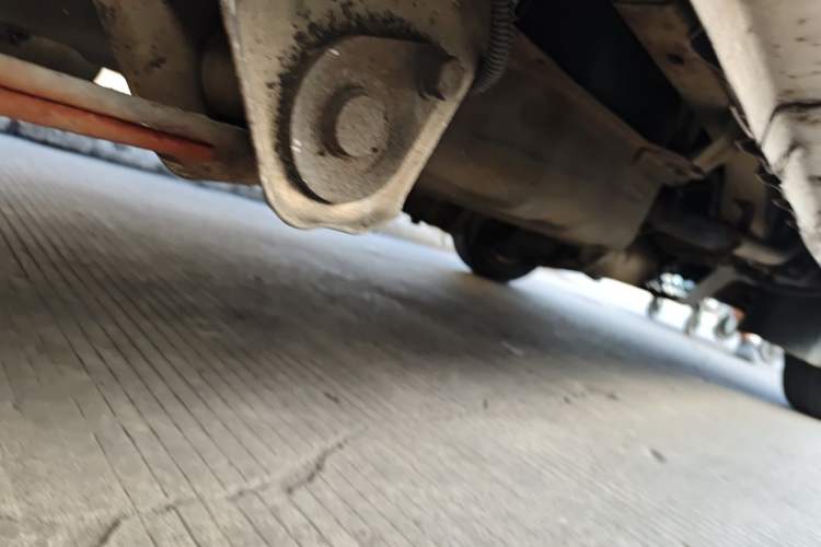 Used Wuling Rongguang 2011 1.5L Base Version Chassis Rear Right
