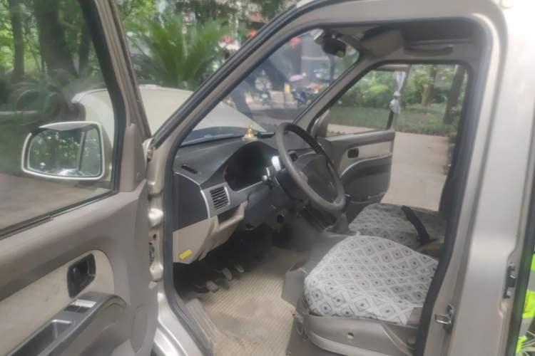 Used Wuling Rongguang 2011 1.2L Standard Version Driver Seat