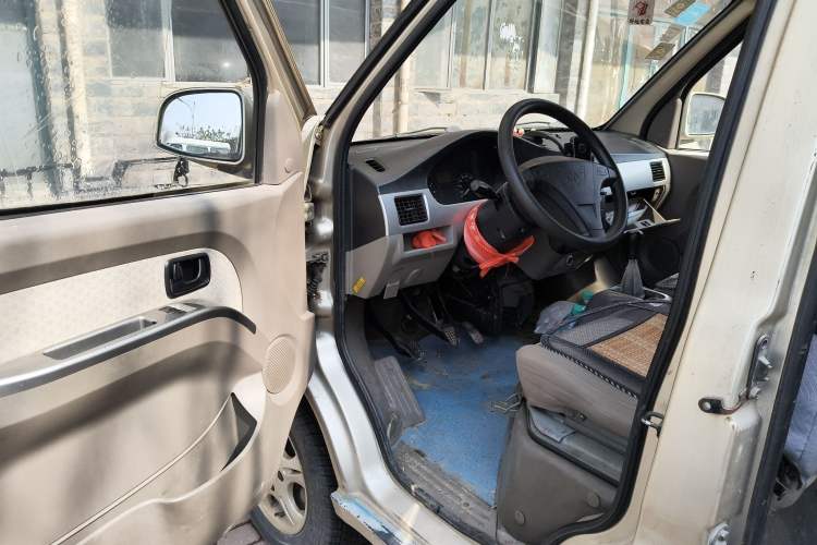 Used Wuling Rongguang 2011 1.2L Standard Version Driver Seat
