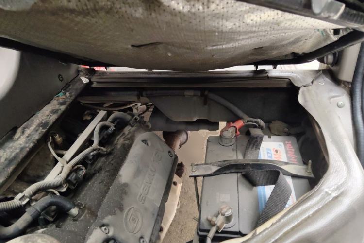 Used Wuling Rongguang 2011 1.2L Standard Version Engine Bay