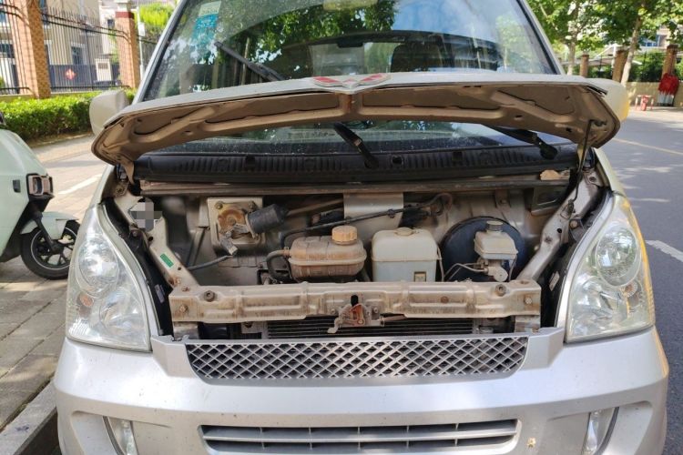 Used Wuling Rongguang 2011 1.2L Standard Version Engine Bay