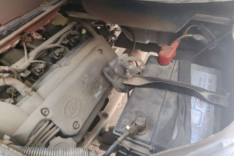 Used Wuling Rongguang 2011 1.2L Base Version Engine Bay