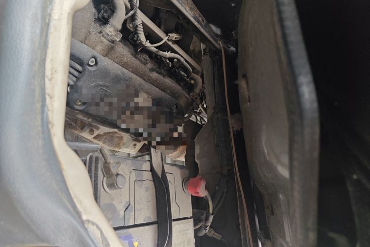 Used Wuling Rongguang 2011 1.2L Base Version Engine Bay