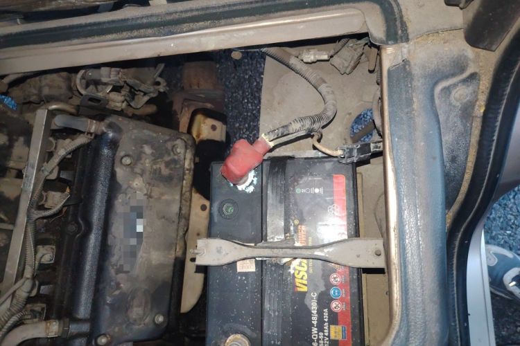 Used Wuling Rongguang 2011 1.2L Base Version Engine Bay Left