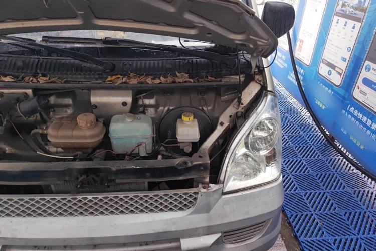 Used Wuling Rongguang 2011 1.2L Base Version Engine Bay Left