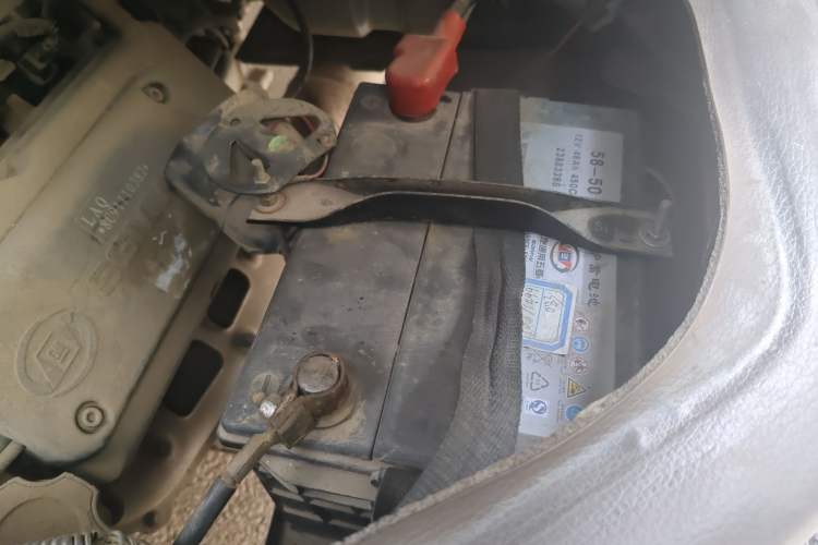 Used Wuling Rongguang 2011 1.2L Base Version Engine Bay Left