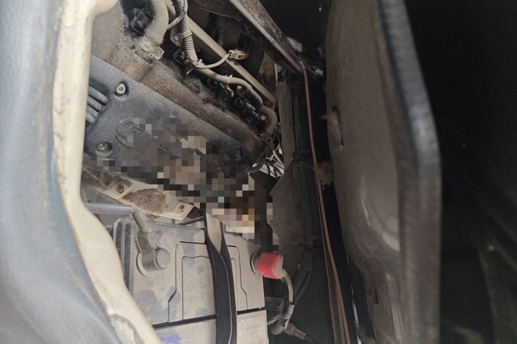 Used Wuling Rongguang 2011 1.2L Base Version Engine Bay Left