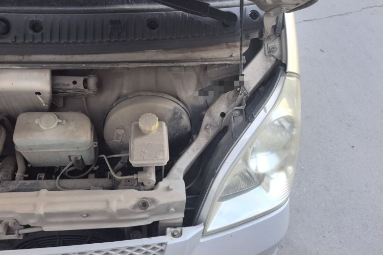 Used Wuling Rongguang 2011 1.2L Base Version Engine Bay Left