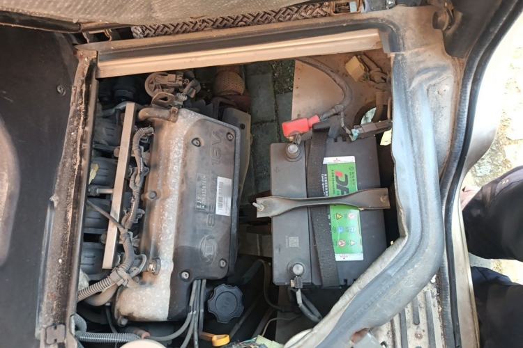 Used Wuling Rongguang 2011 1.2L Base Version Engine Bay Left
