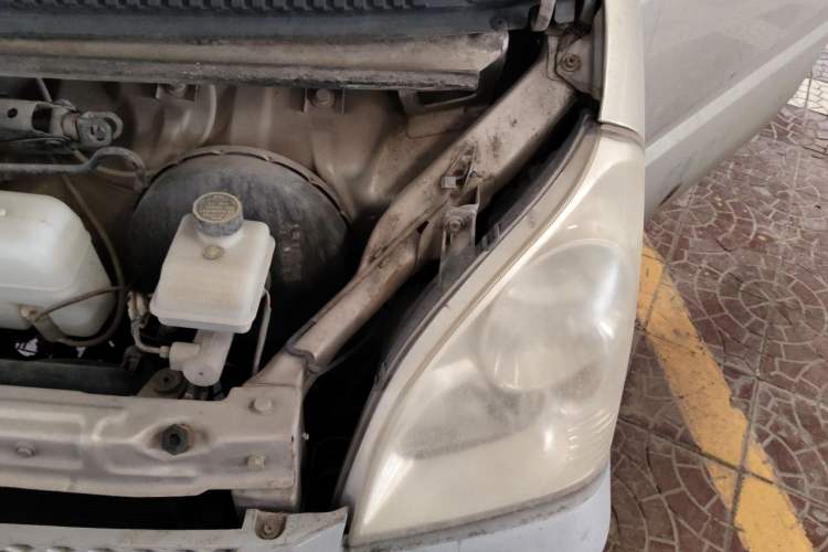 Used Wuling Rongguang 2011 1.2L Base Version Engine Bay Left