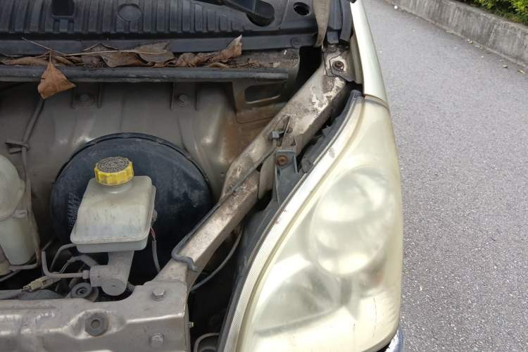 Used Wuling Rongguang 2011 1.2L Base Version Engine Bay Left