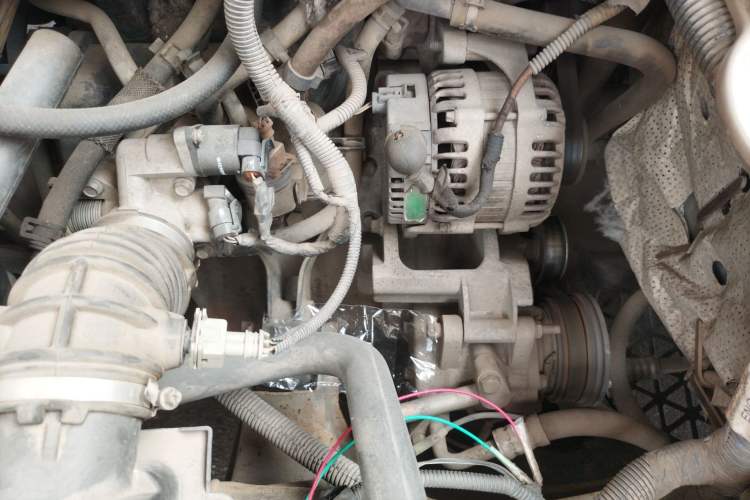 Used Wuling Rongguang 2011 1.2L Base Version Engine Bay Left