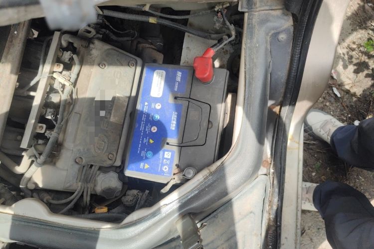 Used Wuling Rongguang 2011 1.2L Base Version Engine Bay Left