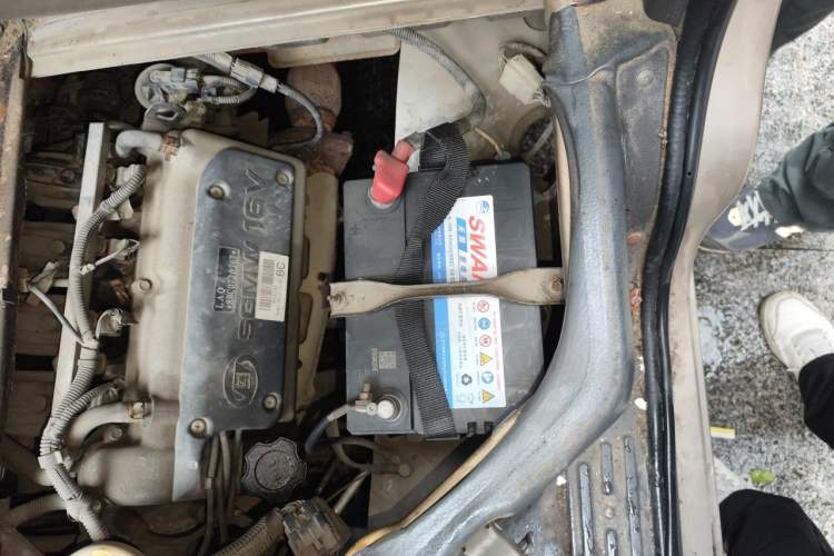 Used Wuling Rongguang 2011 1.2L Comfort Model Engine Bay Left