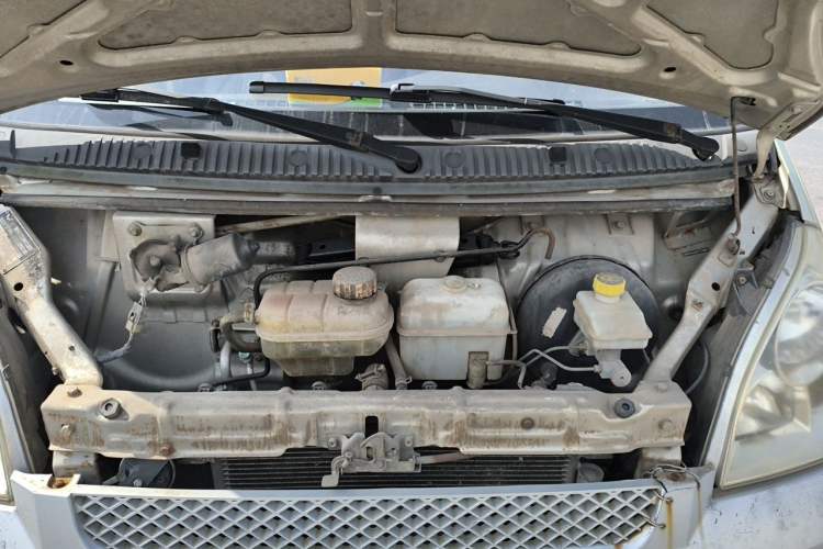 Used Wuling Rongguang 2011 1.2L Base Version Engine Bay