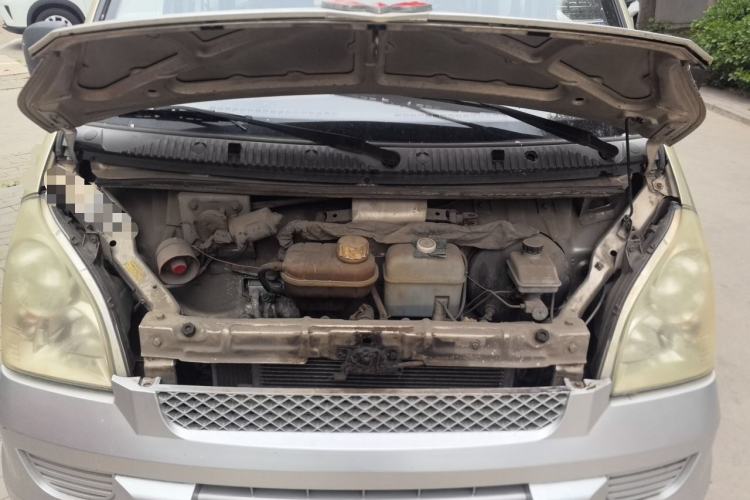 Used Wuling Rongguang 2011 1.2L Base Version Engine Bay