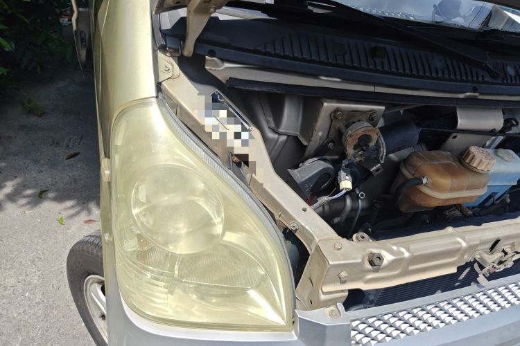Used Wuling Rongguang 2011 1.2L Base Version Engine Bay Right