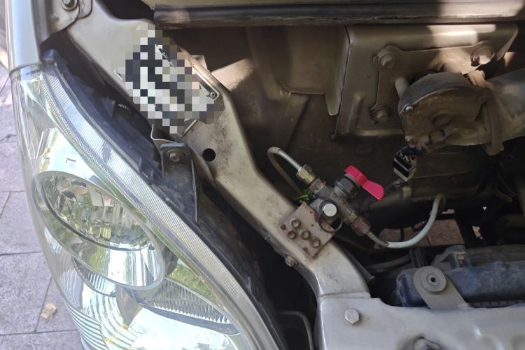 Used Wuling Rongguang 2011 1.2L Base Version Engine Bay Right