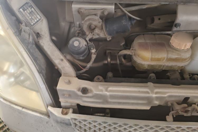 Used Wuling Rongguang 2011 1.2L Base Version Engine Bay Right