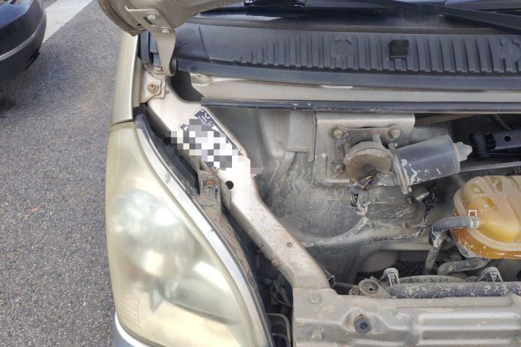 Used Wuling Rongguang 2011 1.2L Base Version Engine Bay Right