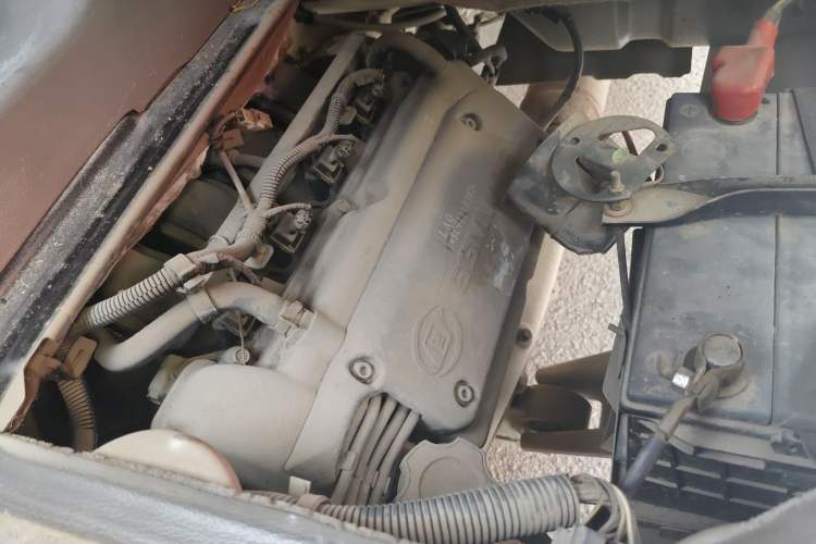 Used Wuling Rongguang 2011 1.2L Base Version Engine Bay Right