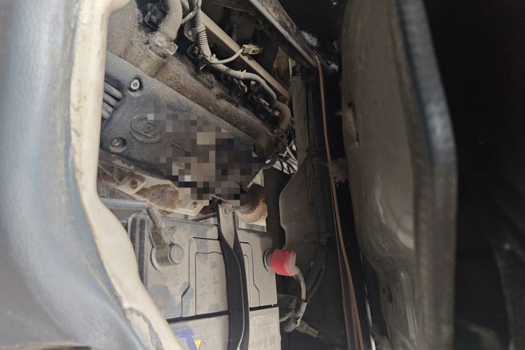Used Wuling Rongguang 2011 1.2L Base Version Engine Bay Right